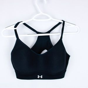 EUC Under Armour sports bra. Size medium. Worn once.